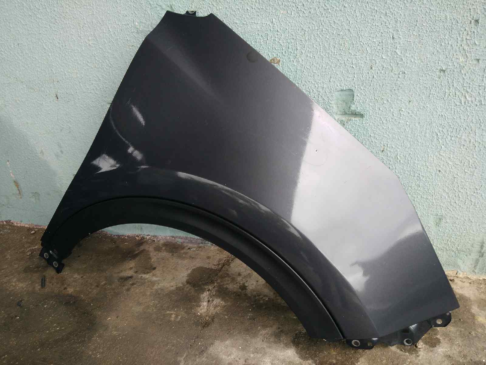 ALETA DELANTERA DERECHA