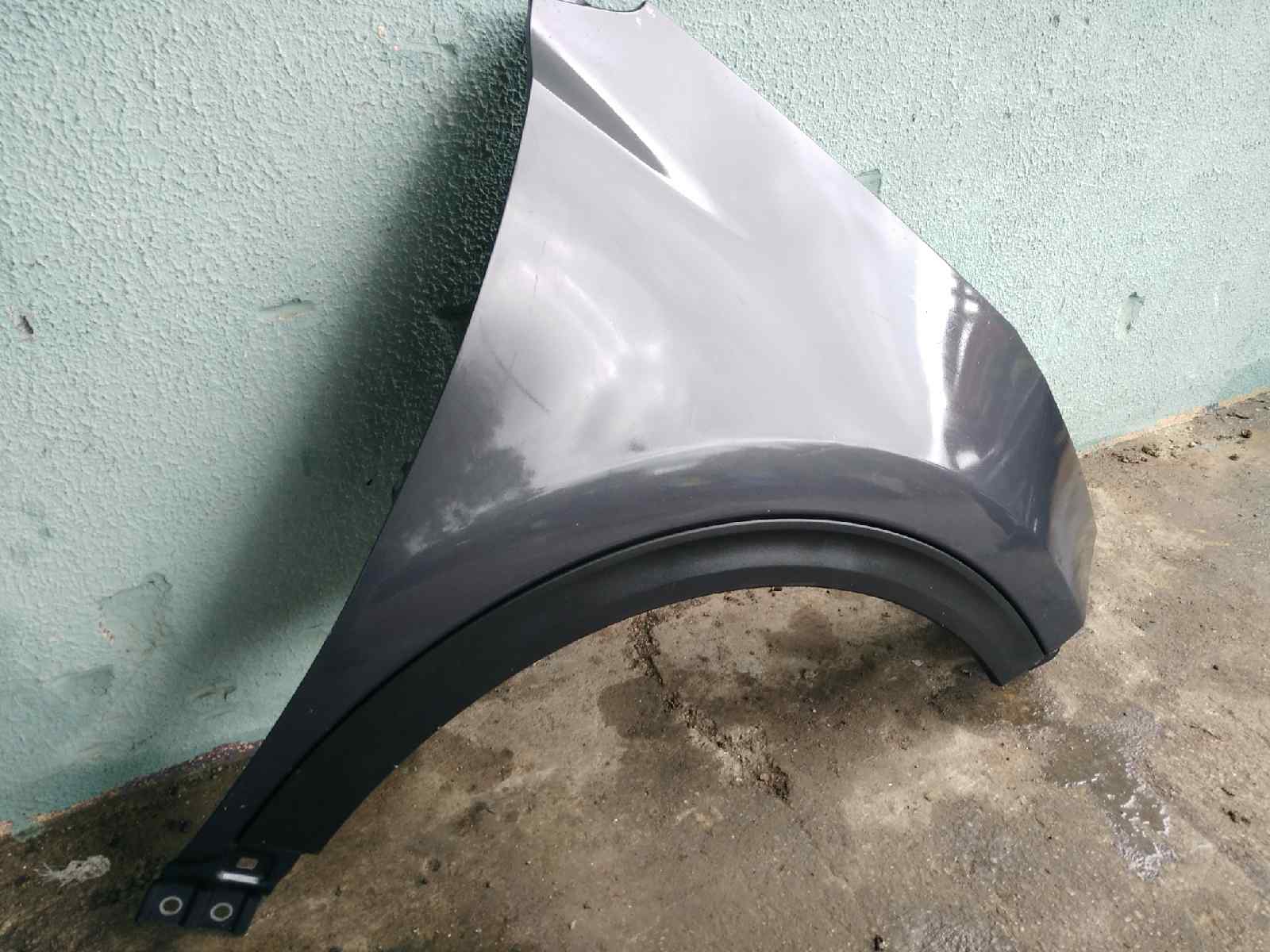 ALETA DELANTERA DERECHA