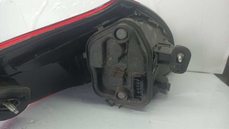 PILOTO TRASERO DERECHO