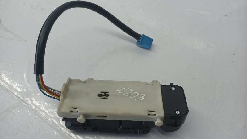 MANDO ELEVALUNAS DELANTERO IZQUIERDO 