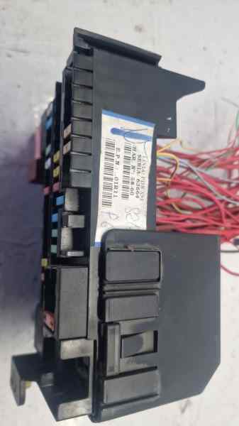 CAJA RELES / FUSIBLES