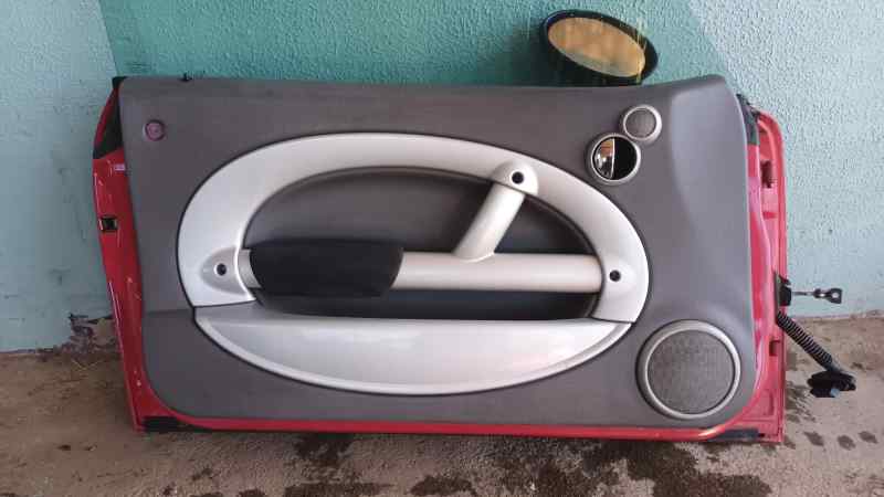 GUARNECIDO PUERTA DELANTERA IZQUIERDA