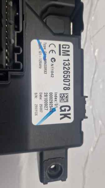 CAJA RELES / FUSIBLES