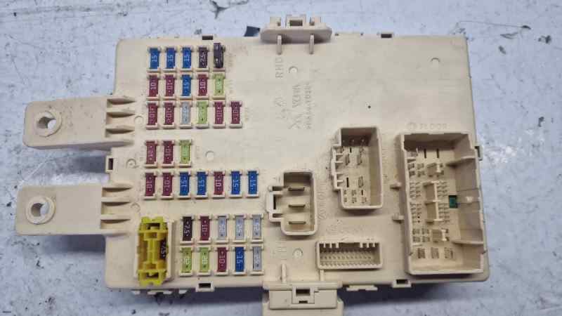 CAJA RELES / FUSIBLES