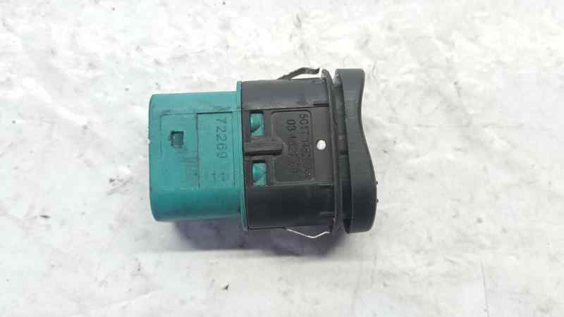 MANDO ELEVALUNAS DELANTERO DERECHO