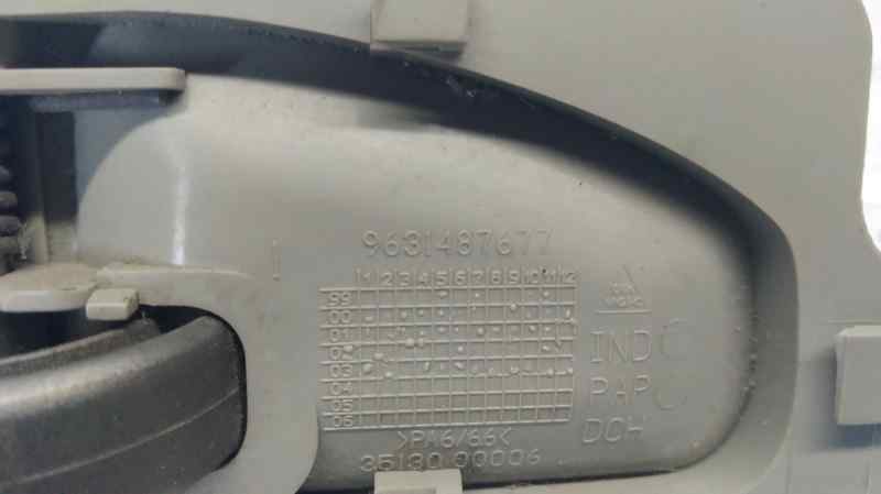 MANETA INTERIOR DELANTERA DERECHA