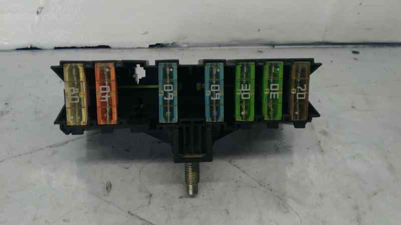 CAJA RELES / FUSIBLES