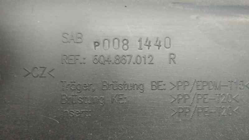 GUARNECIDO PUERTA DELANTERA DERECHA