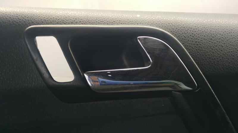 MANETA INTERIOR DELANTERA DERECHA