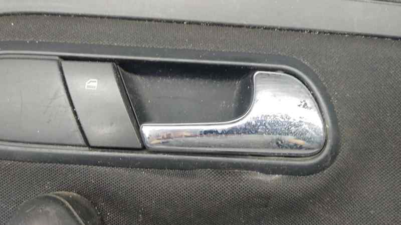 MANETA INTERIOR DELANTERA DERECHA