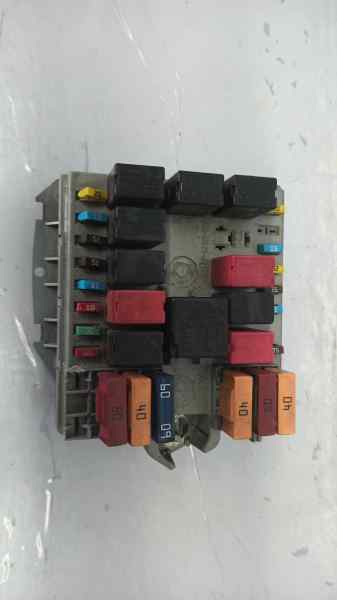 CAJA RELES / FUSIBLES