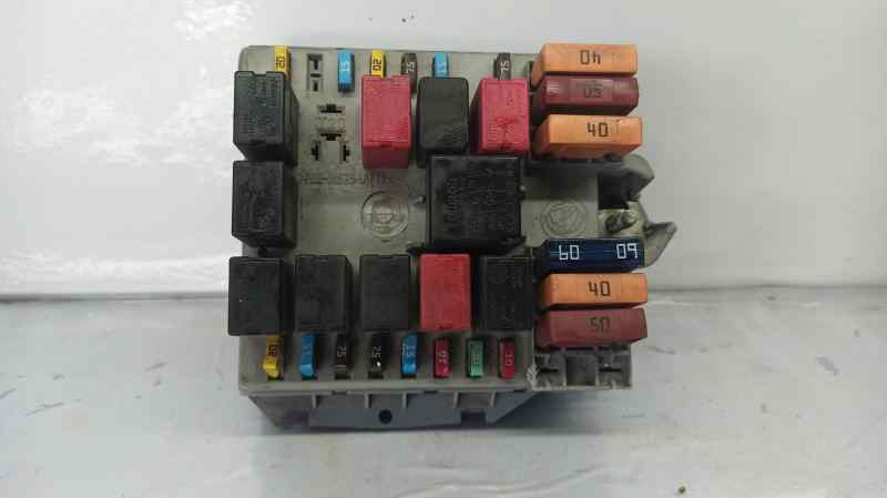 CAJA RELES / FUSIBLES