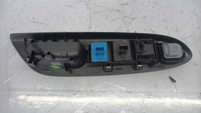 MANDO ELEVALUNAS DELANTERO IZQUIERDO 