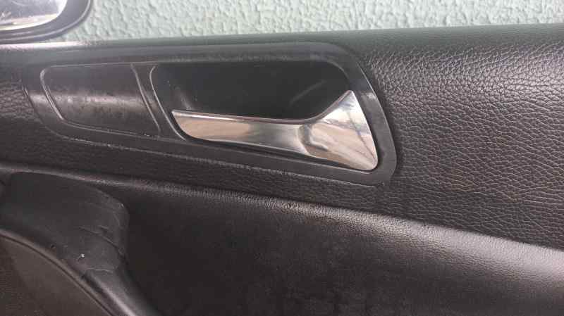 MANETA INTERIOR DELANTERA DERECHA