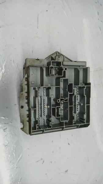 CAJA RELES / FUSIBLES