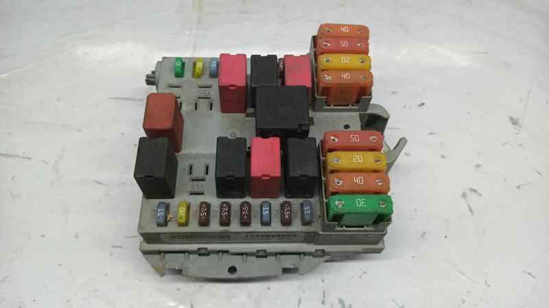 CAJA RELES / FUSIBLES