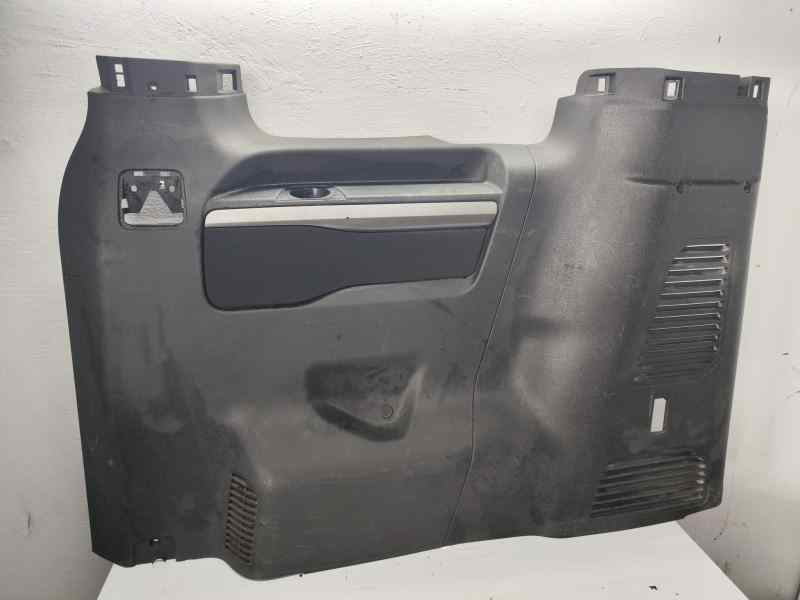 GUARNECIDO PUERTA TRASERA DERECHA