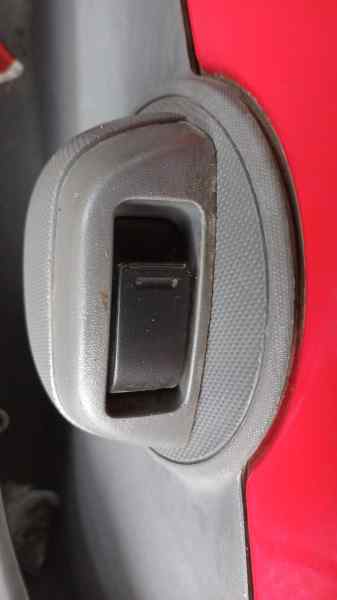 MANDO ELEVALUNAS DELANTERO DERECHO