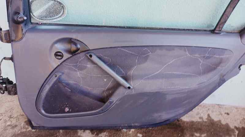 GUARNECIDO PUERTA DELANTERA DERECHA