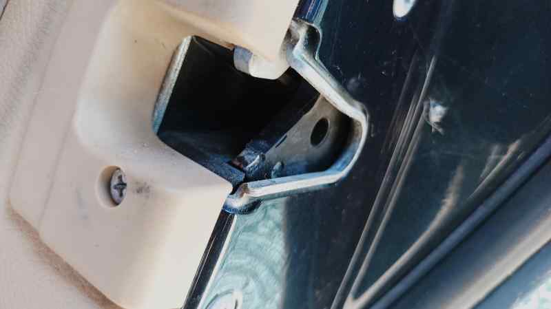 CERRADURA PUERTA TRASERA DERECHA 