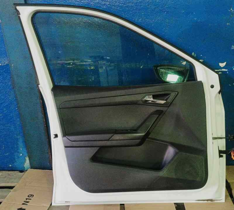 GUARNECIDO PUERTA DELANTERA IZQUIERDA