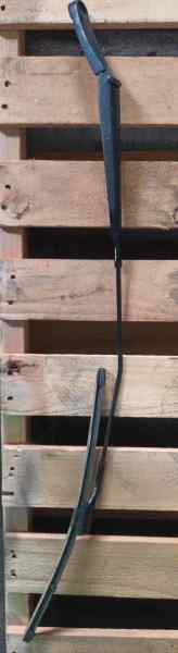 BRAZO LIMPIA DELANTERO DERECHO