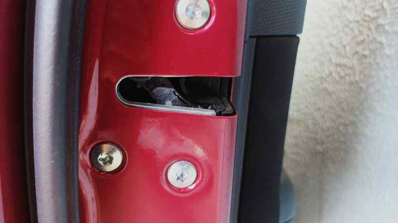 CERRADURA PUERTA DELANTERA IZQUIERDA 