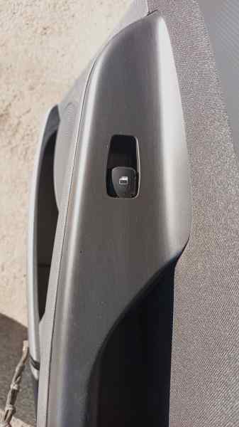 ELEVALUNAS TRASERO DERECHO