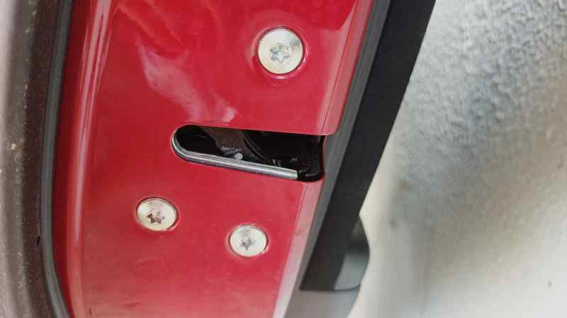 CERRADURA PUERTA TRASERA IZQUIERDA 