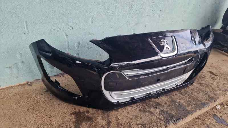 PARAGOLPES DELANTERO