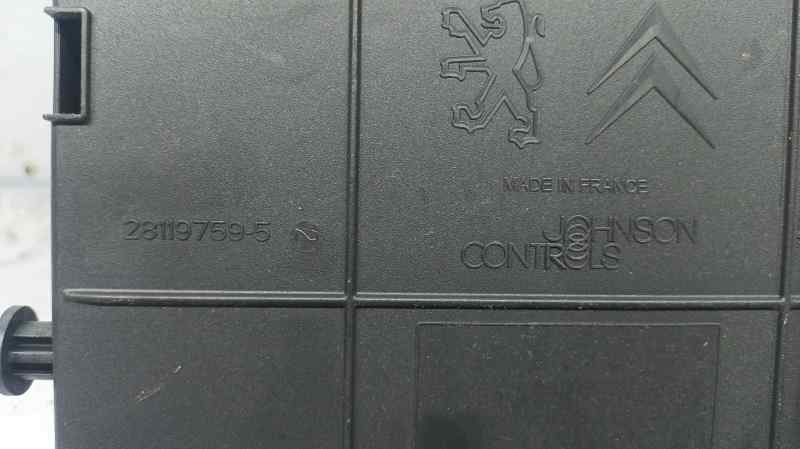 CAJA RELES / FUSIBLES