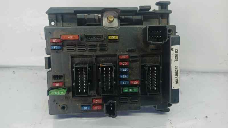 CAJA RELES / FUSIBLES