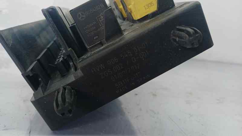 CAJA RELES / FUSIBLES