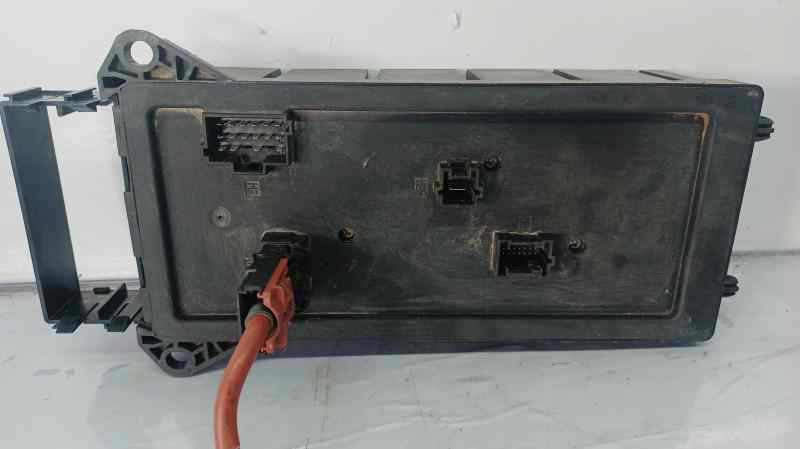 CAJA RELES / FUSIBLES