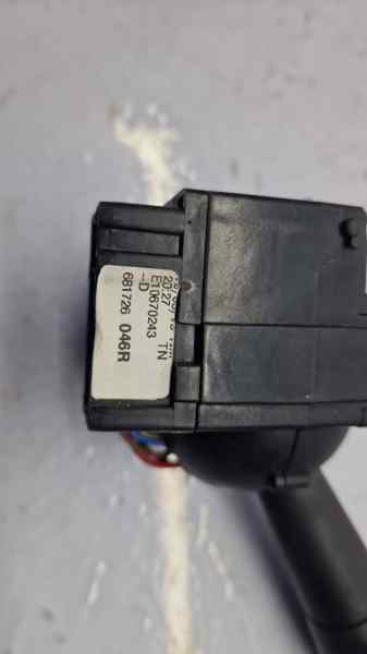 681726046R MANDO LUCES DACIA DOKKER