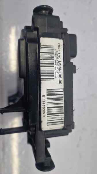 CAJA RELES / FUSIBLES