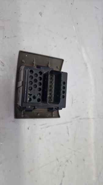 MANDO ELEVALUNAS DELANTERO IZQUIERDO 