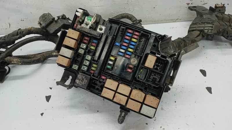 CAJA RELES / FUSIBLES