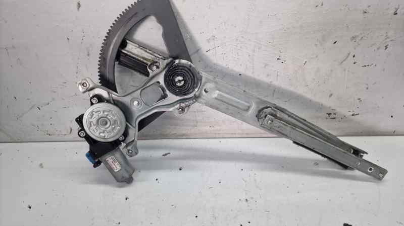 ELEVALUNAS DELANTERO IZQUIERDO