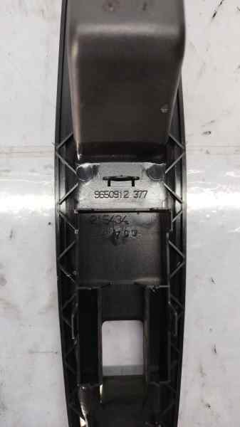 MANDO ELEVALUNAS DELANTERO DERECHO