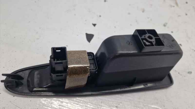 MANDO ELEVALUNAS TRASERO DERECHO