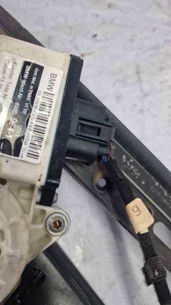 ELEVALUNAS DELANTERO DERECHO