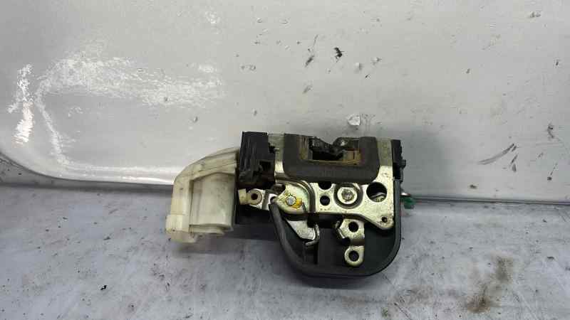 CERRADURA PUERTA DELANTERA IZQUIERDA 