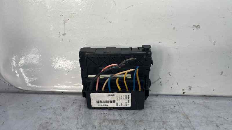 CAJA RELES / FUSIBLES