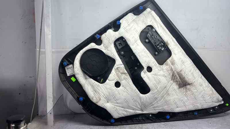 GUARNECIDO PUERTA TRASERA IZQUIERDA