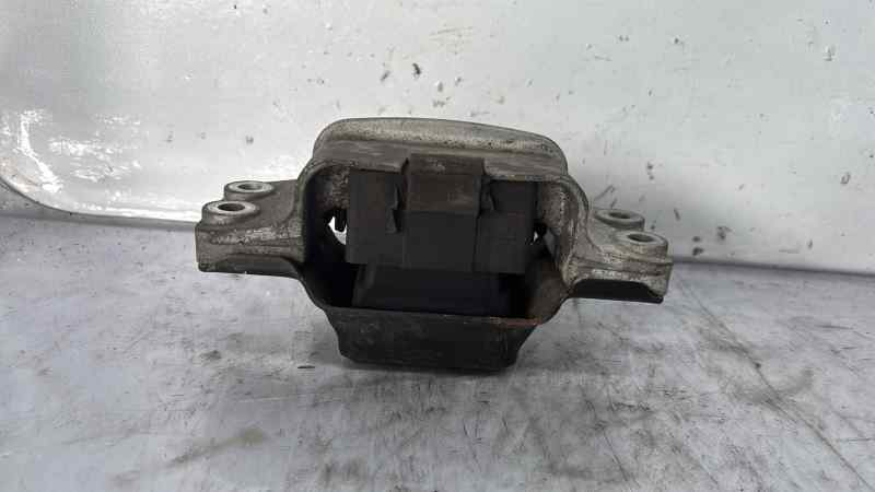 SOPORTE MOTOR IZQUIERDO