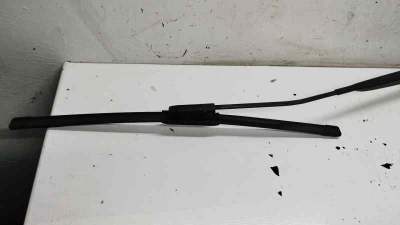 BRAZO LIMPIA DELANTERO DERECHO