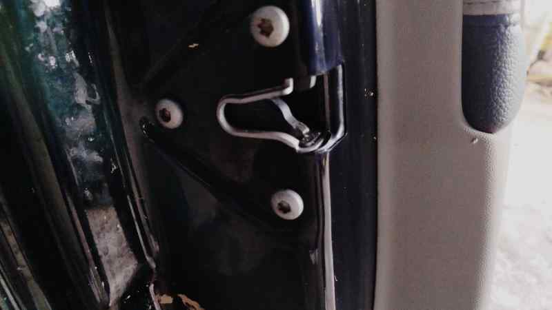 CERRADURA PUERTA DELANTERA IZQUIERDA 