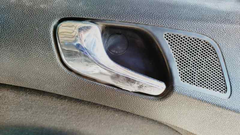 MANETA INTERIOR DELANTERA IZQUIERDA