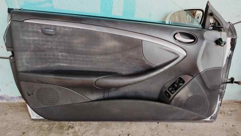 GUARNECIDO PUERTA DELANTERA IZQUIERDA